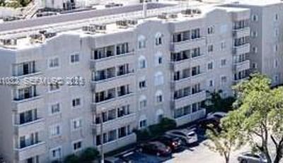 600 NW 32nd Pl APT 303