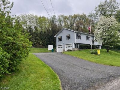 Property at 33 Circle Dr, Hamburg, NJ