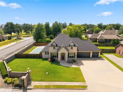 2806 S Creekside Dr