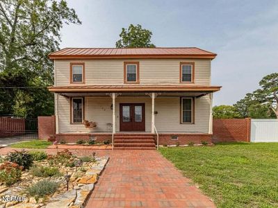 128 E Railroad Street