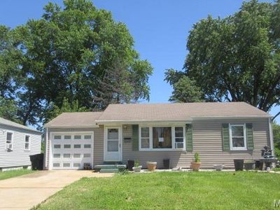 843 Loekes Dr
