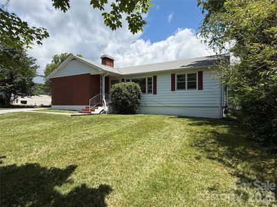 17 N Pershing Rd