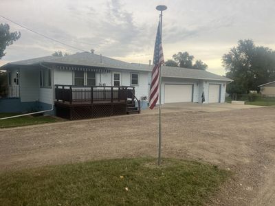 617 E Dodge St