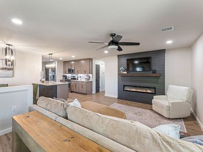 904 E Longview Dr