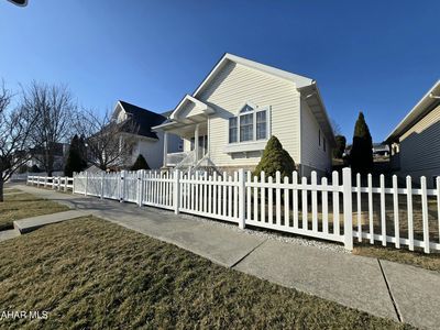 805 Holliday Hills Dr