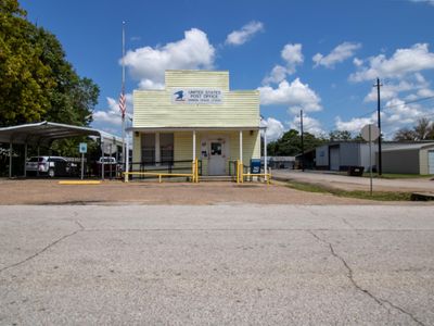 Property at 502 Mulcahy St, Damon, TX