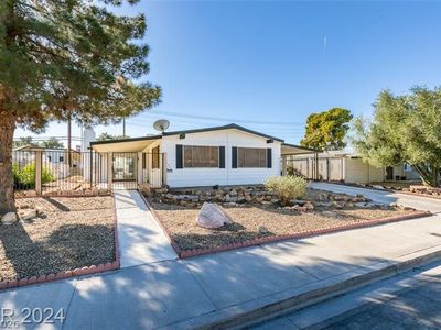 5235 Sir James Way