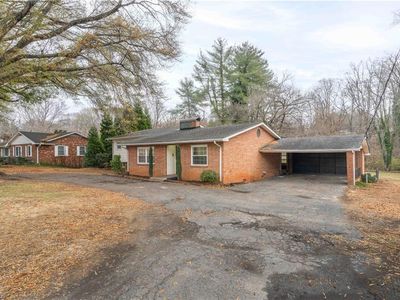 5251 Silas Creek Pkwy