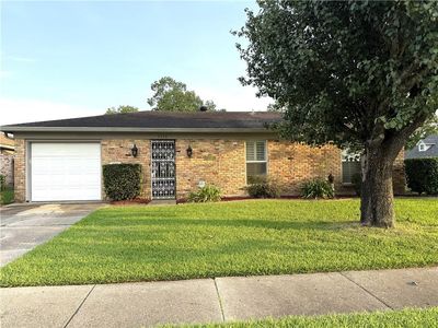 1812 Green Oak Dr