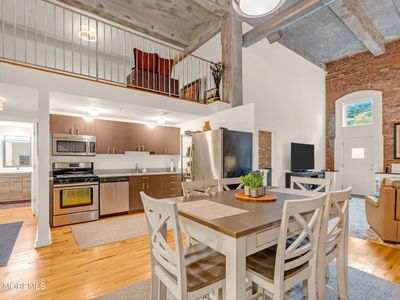 1001 2nd Avenue #103