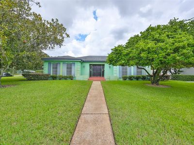 10902 Carrollwood Dr