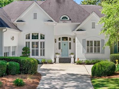 170 Helmsley Dr NW