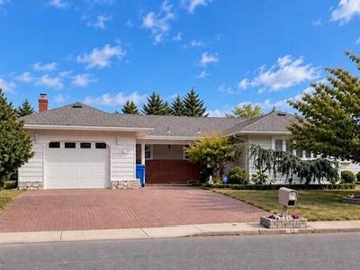 11 Bimini Drive