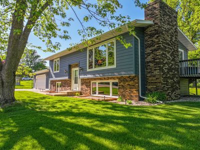 102 Ross Gdn NW