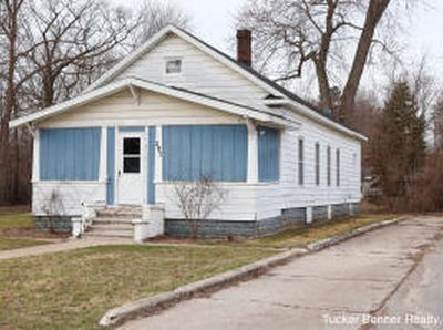 293 N 3rd Ave