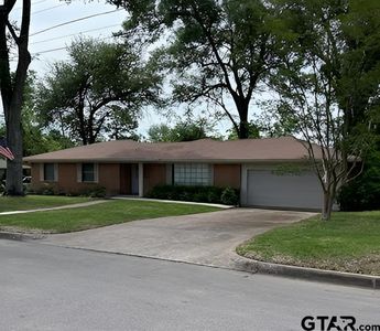 1433 Westfield St