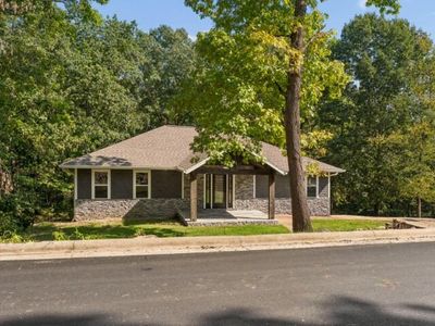 903 Oak Grove Lane