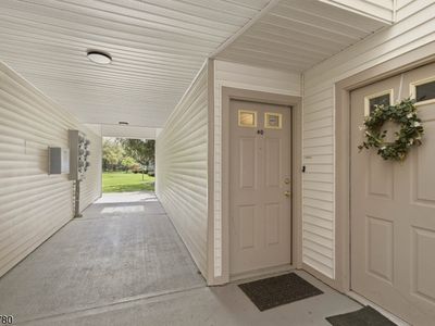 40 Loch Ln