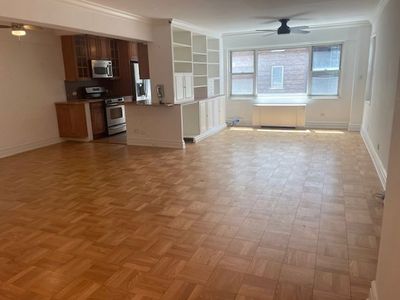 100 W 57th St APT 8M