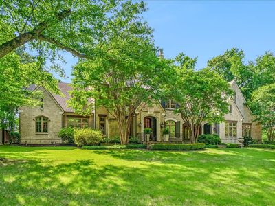 637 W Clover Dr