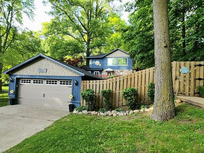 11230 Lakeshore Dr