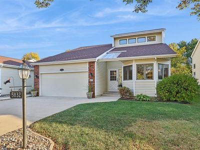 5832 Vista Dr