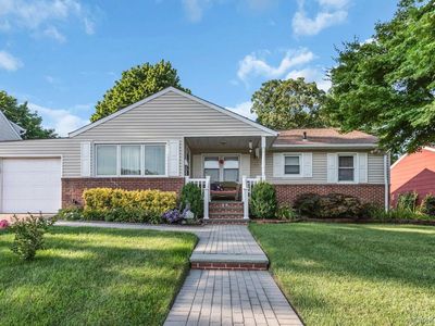 6 Emerald Drive