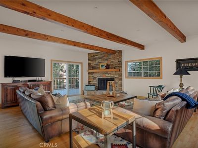 230 Hemlock Dr