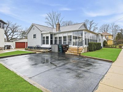 207 Maple STREET