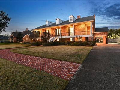 67 Elmwood Dr