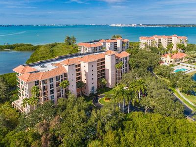 4750 Dolphin Cay Ln S APT 308