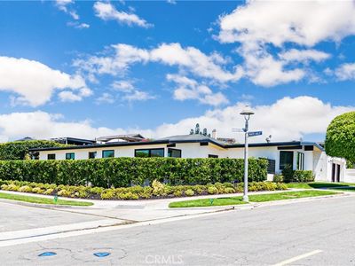 1000 White Sails Way