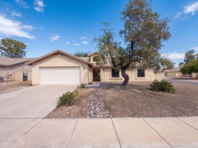 9324 E Lochnay Ln