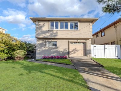 883 S Long Beach Avenue