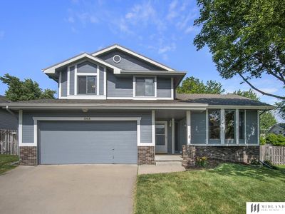 305 Oakwood Dr