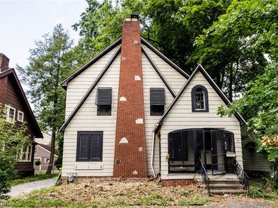 858 Roanoke Rd