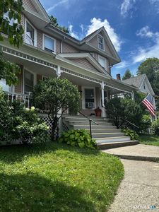 27 Salem Street