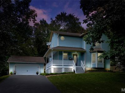 29 Forest Ln