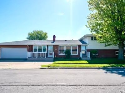 56 Barlow Ave