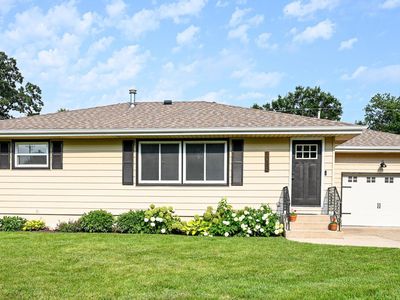 Property at 1035 New St, Manchester, IA