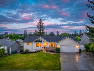 808 E Country Hill Ct