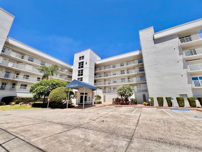 8700 Ridgewood Ave PENTHOUSE 10B