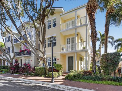 1037 W Heritage Club Circle