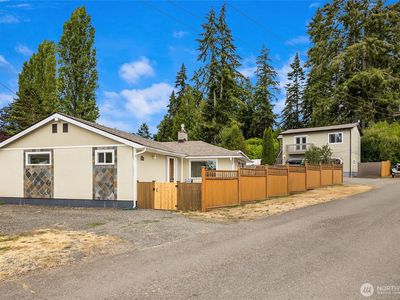 26107 James Lane NE