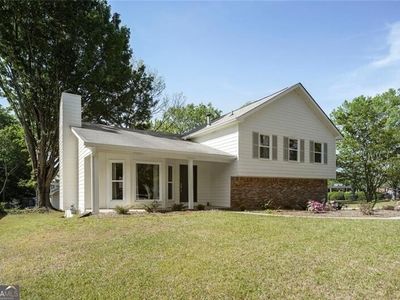 Property at 11 Parkmont Dr, Roswell, GA