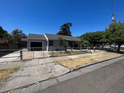 747 Oso St