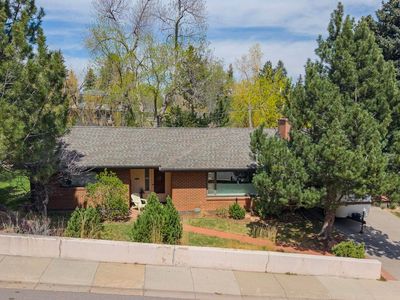 1225 Mariposa Ave