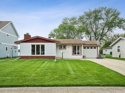 Property at 1028 Cherokee Pl, Lemont, IL