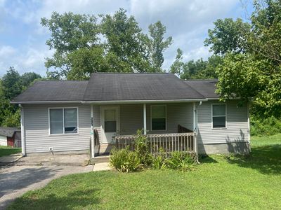 205 Keith Whitley Blvd