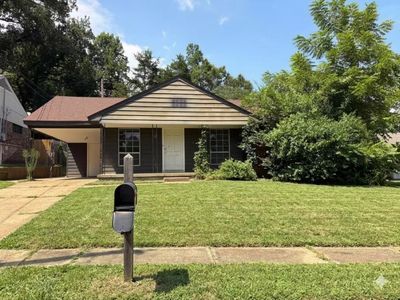 2286 Delray Ave